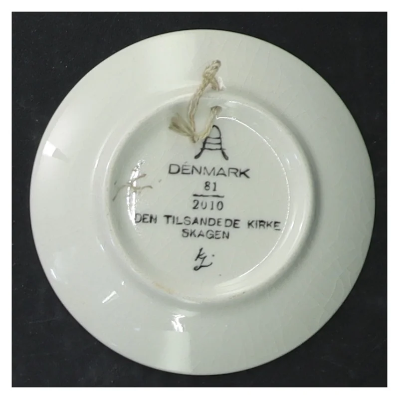 Blå dekorative tallerkener med motiver (str. Ø 8 cm. 5 styk)