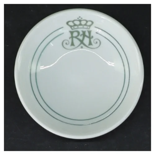 Hvid porcelæns tallerken med monogram RH fra Royal Copenhagen (str. Ø 9 cm)