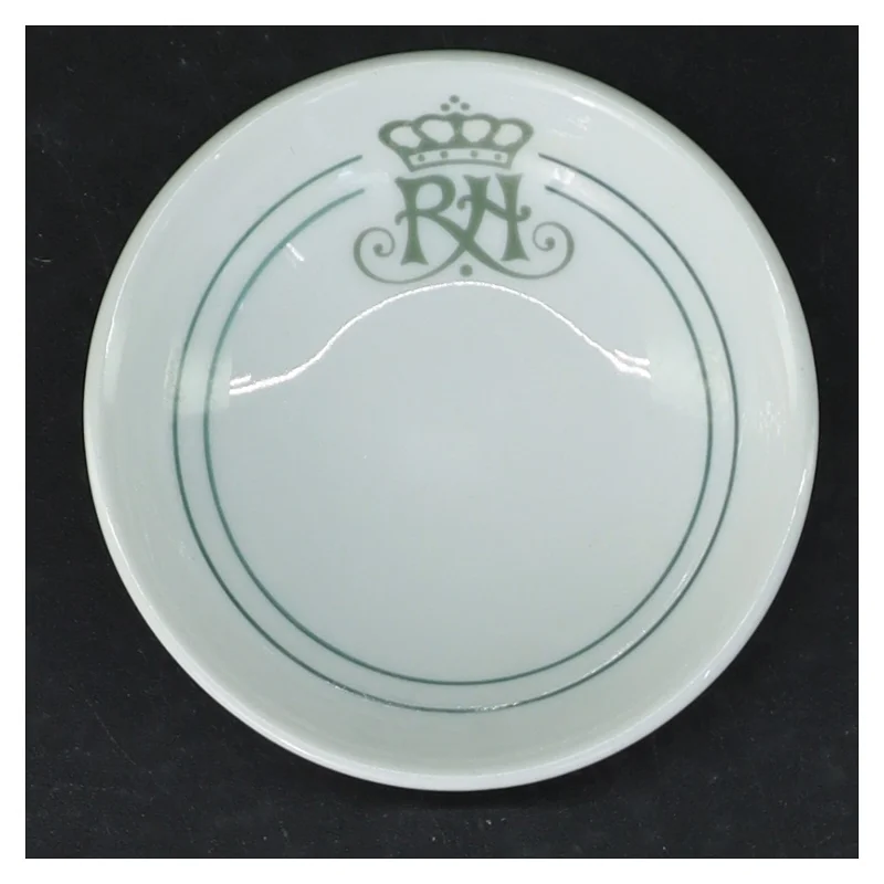 Hvid porcelæns tallerken med monogram RH fra Royal Copenhagen (str. Ø 9 cm)