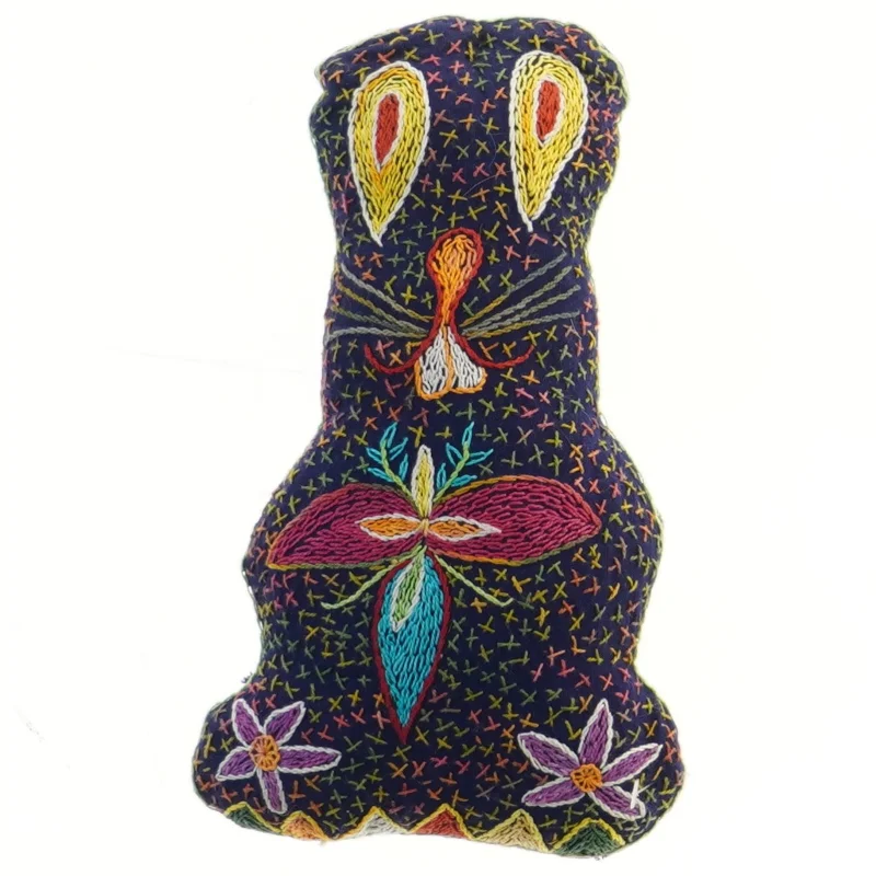 Broderet kattepude (str. 23 cm)