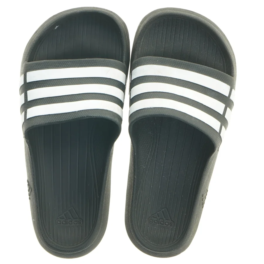 Adidas sorte sandaler str. 38 fra Adidas (str. 38 )
