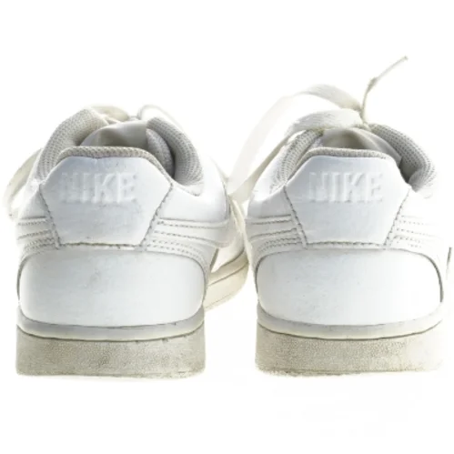 Nike sneakers i hvid str. 38 fra Nike (str. 38 )