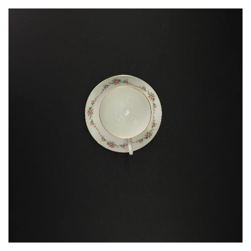 5 porcelænskopper og underkopper med blomstermotiv fra Benedikte (str. Diameter 13 cm kop 7 x 10 cm)