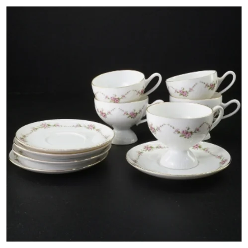 5 porcelænskopper og underkopper med blomstermotiv fra Benedikte (str. Diameter 13 cm kop 7 x 10 cm)