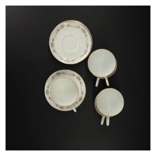 5 porcelænskopper og underkopper med blomstermotiv fra Benedikte (str. Diameter 13 cm kop 7 x 10 cm)