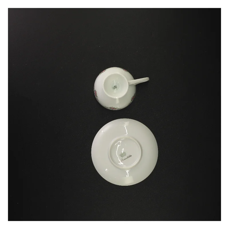 5 porcelænskopper og underkopper med blomstermotiv fra Benedikte (str. Diameter 13 cm kop 7 x 10 cm)