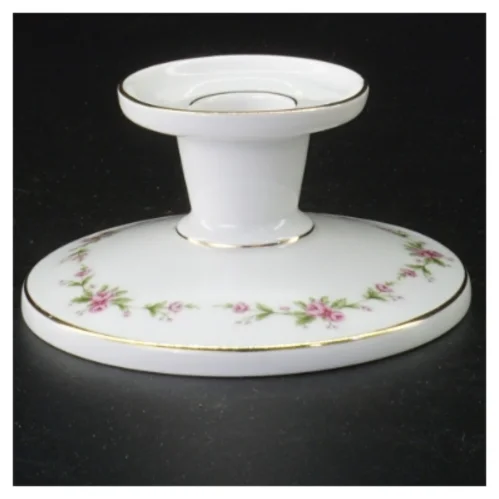 Porcelænslysestage fra Benedikte (str. 6 x 11 cm)