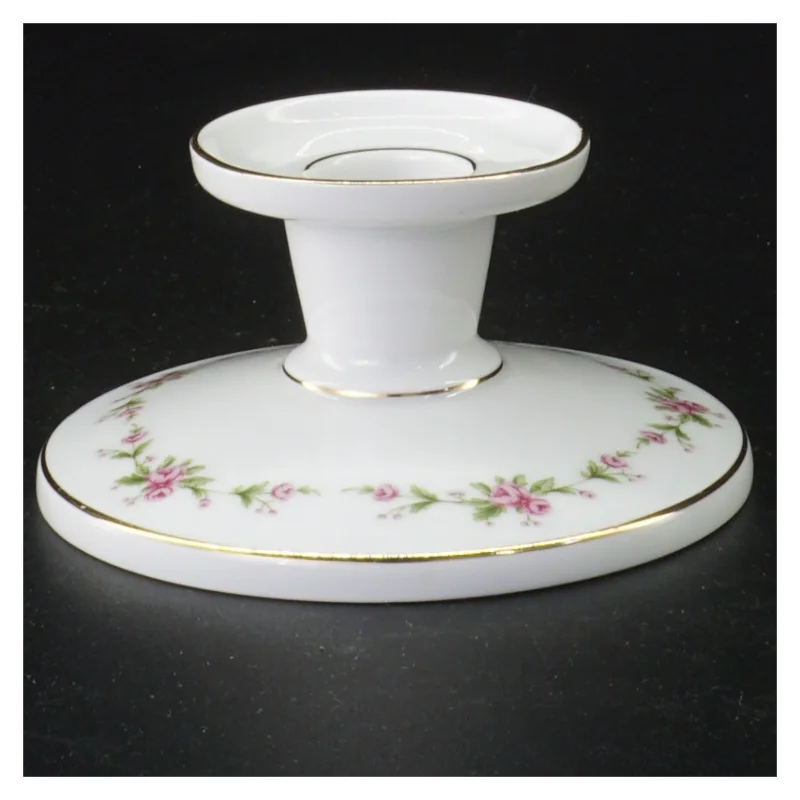 Porcelænslysestage fra Benedikte (str. 6 x 11 cm)