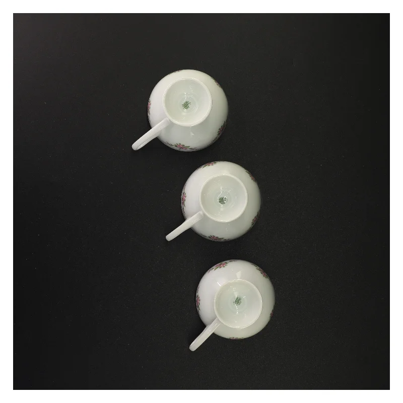 Porcelænskopper med blomstermotiv fra Benedikte (str. 7 x 10 cm)