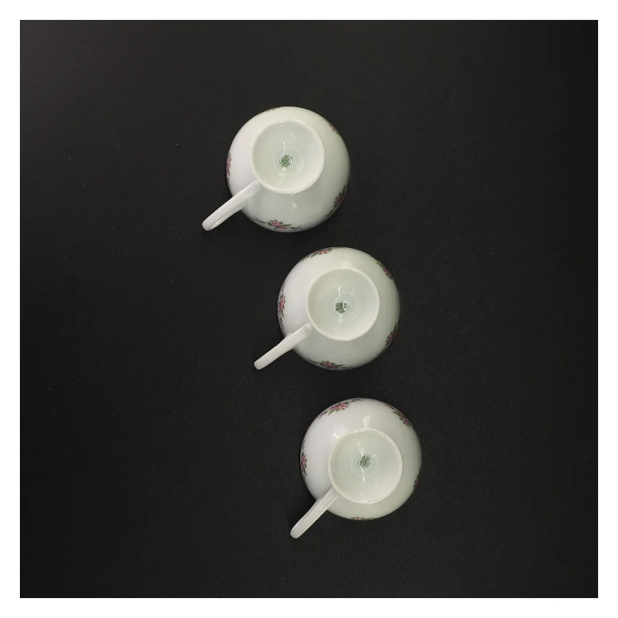 Porcelænskopper med blomstermotiv fra Benedikte (str. 7 x 10 cm)