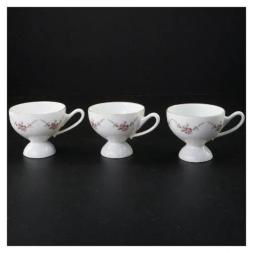 Porcelænskopper med blomstermotiv fra Benedikte (str. 7 x 10 cm)