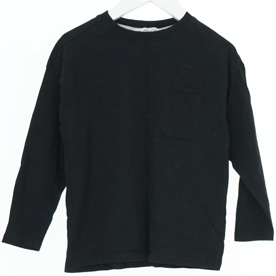 Langærmet sort t-shirt fra Mango (str. 116)