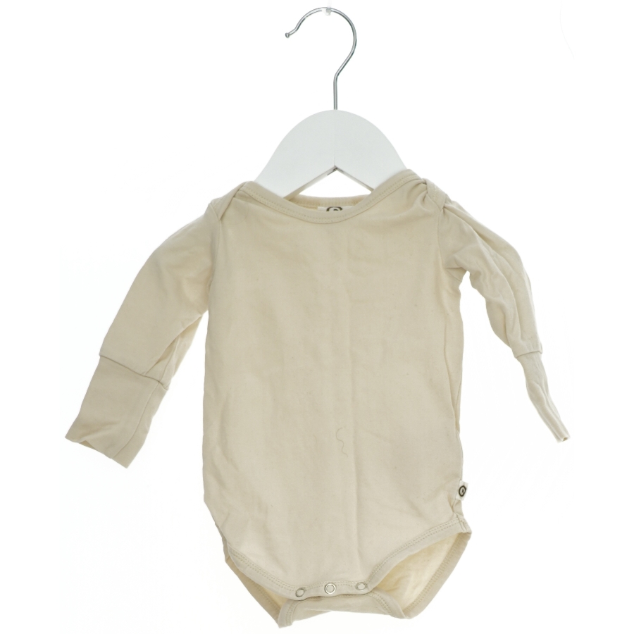 Langærmet body fra Müsli (str. 56)