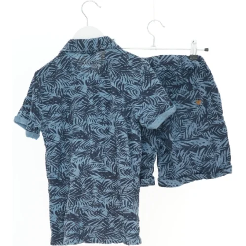 Skjorte og shorts sæt med bladmønster fra Pomp de Lux (str. 140)