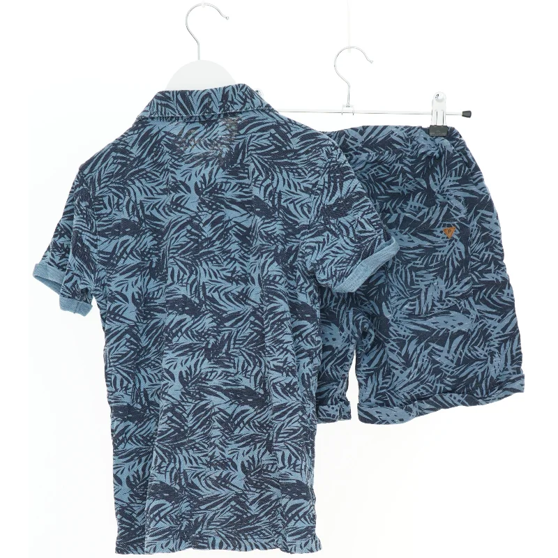 Skjorte og shorts sæt med bladmønster fra Pomp de Lux (str. 140)