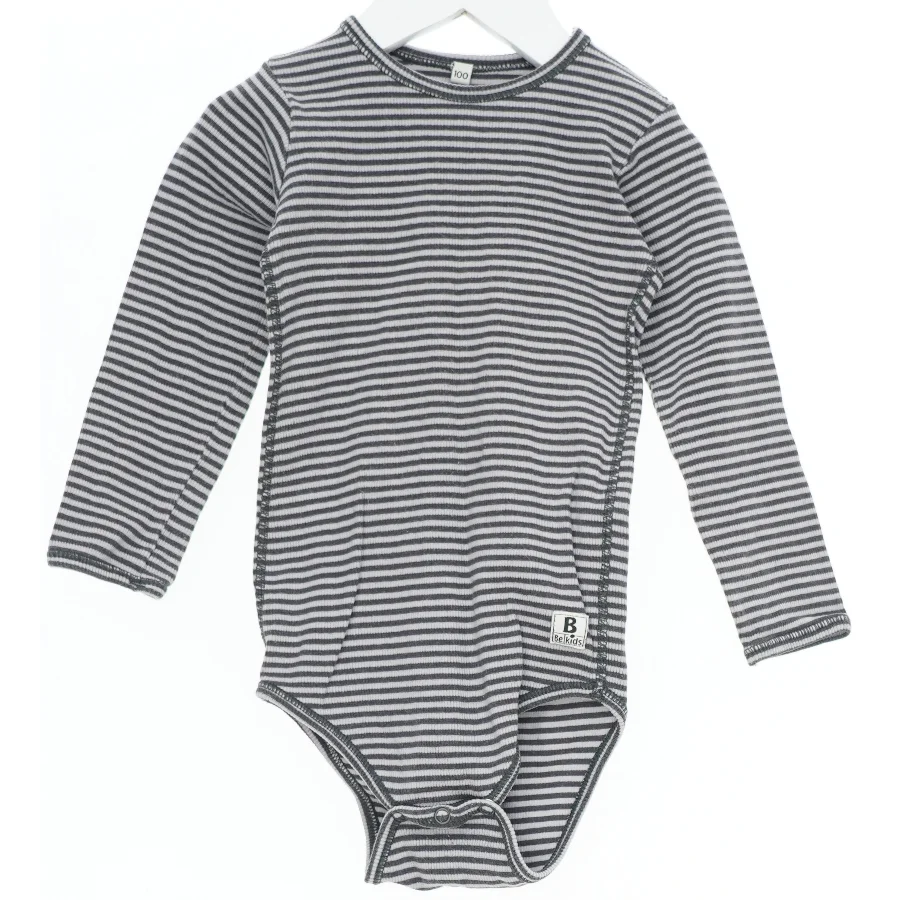 Langærmet stribet body fra Be Kids (str. 104)