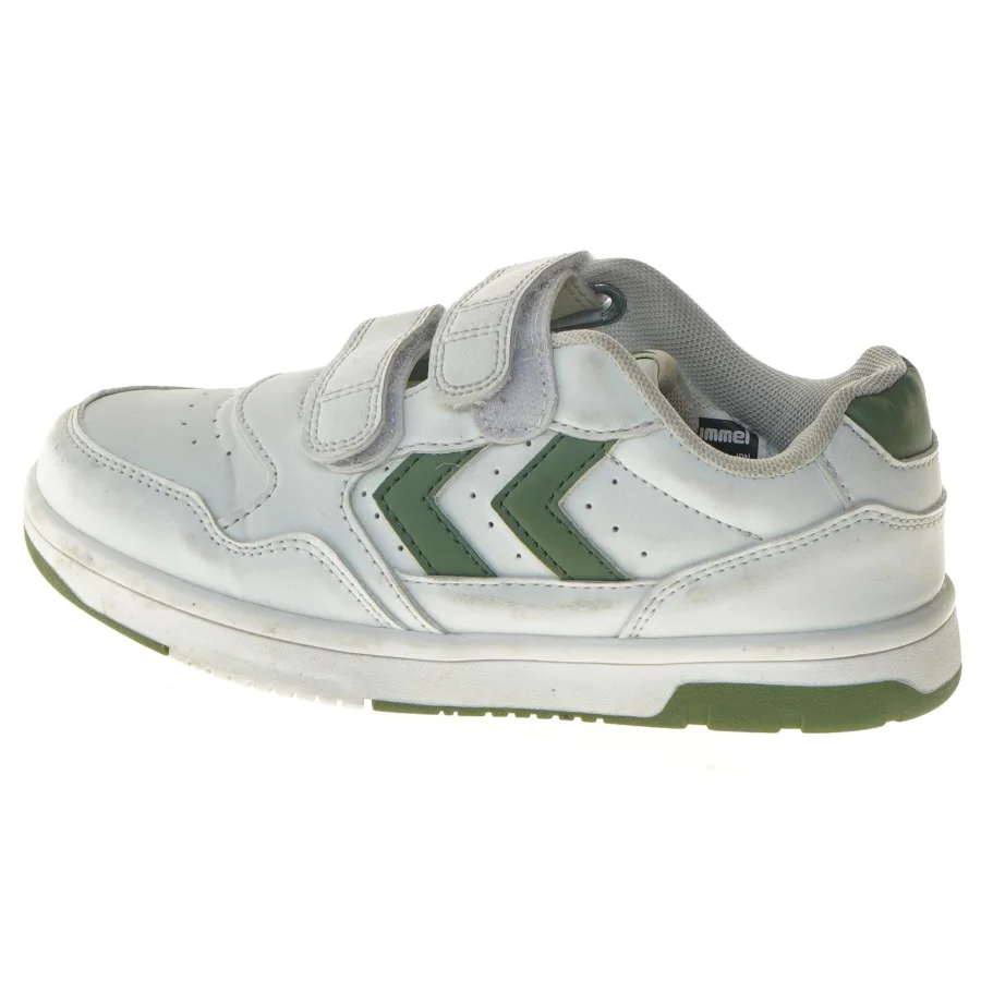 Hvide sneakers med grønne detaljer fra Hummel (str. 33 )
