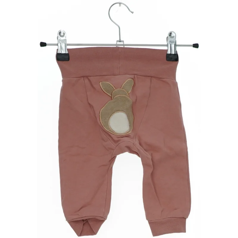 Bukser med kaninmotiv fra Hust & Claire (str. 62)