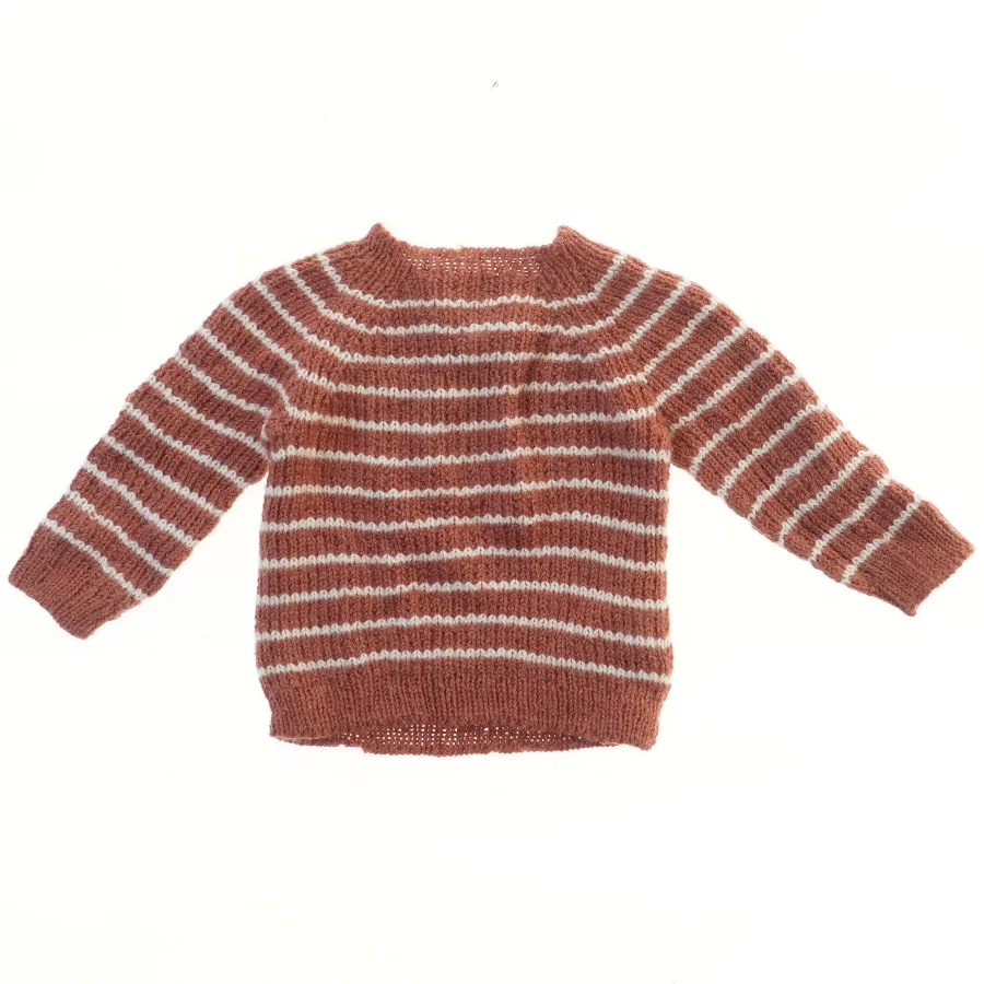 Strikket bluse med striber (str.  bryst 26 cm, længde 30 cm)