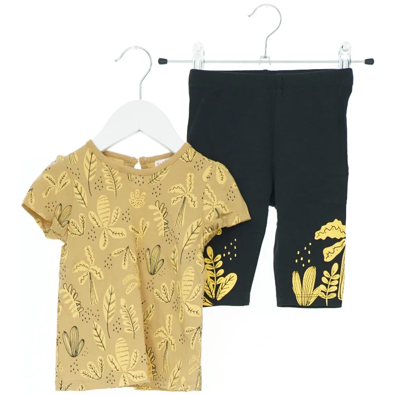 Sæt med t-shirt og 3/4 leggings fra So Cute (str. 86)