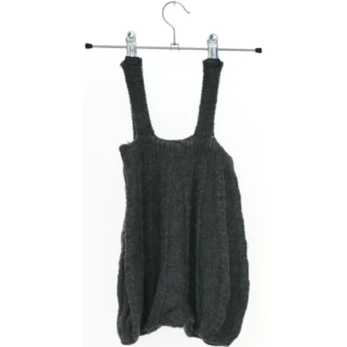 Strikket heldragt/ballonbukser med seler (str. 68)