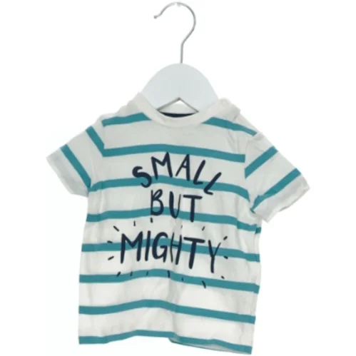 Kortærmet T-shirt fra F&F (str. 74)