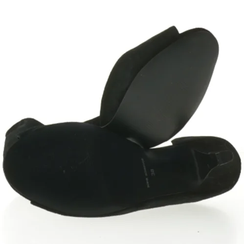 Helt nye stiletter fra Sofie Schnoor (str. 38 )