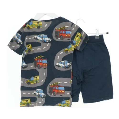 Børnesæt med bilprint fra Lindex (str. 116)