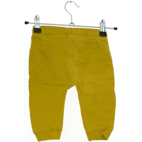 Børnebukser fra H&M (str. 74)
