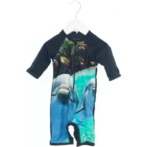 UV-beskyttende badedragt fra Name It (str. 74)