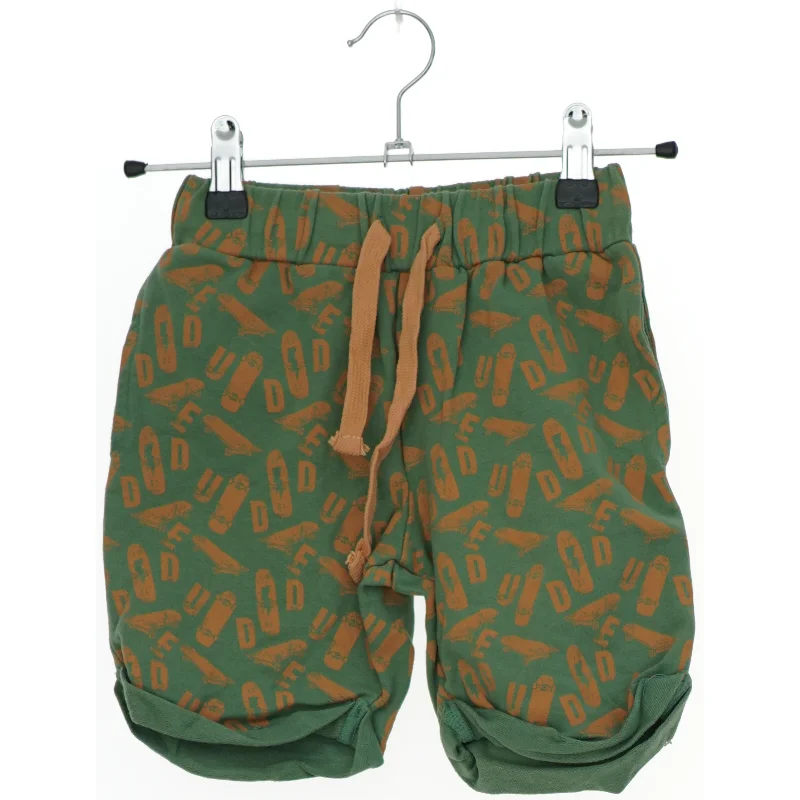 Børneshorts med skateboard-print fra Friends (str. 116)