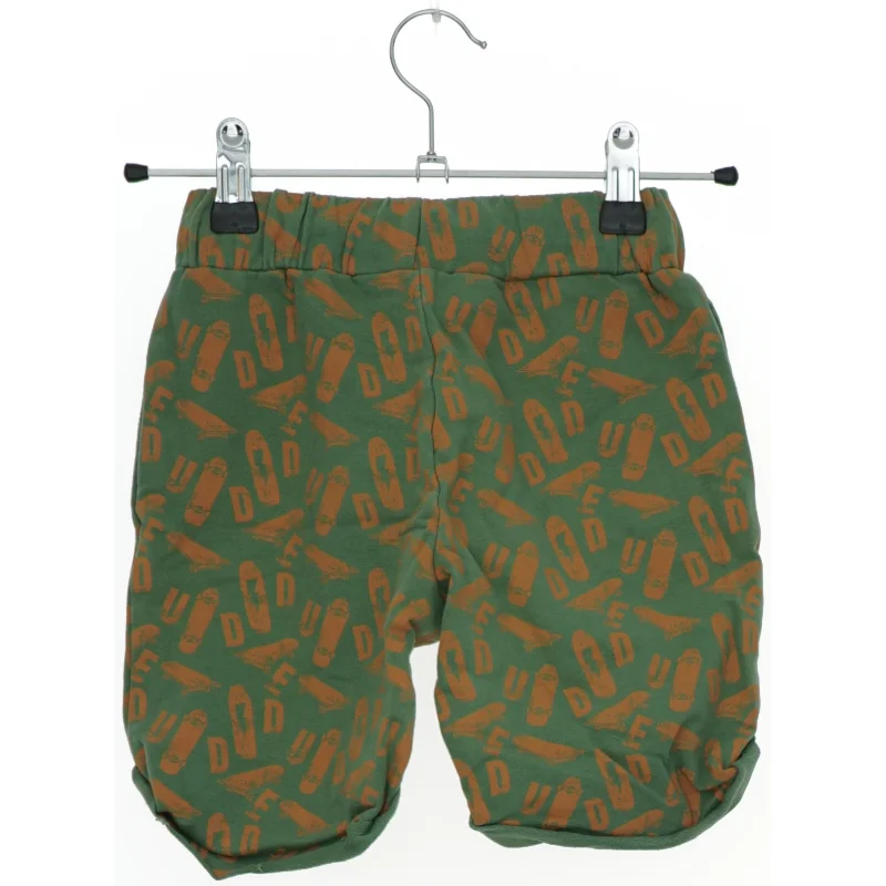 Børneshorts med skateboard-print fra Friends (str. 116)