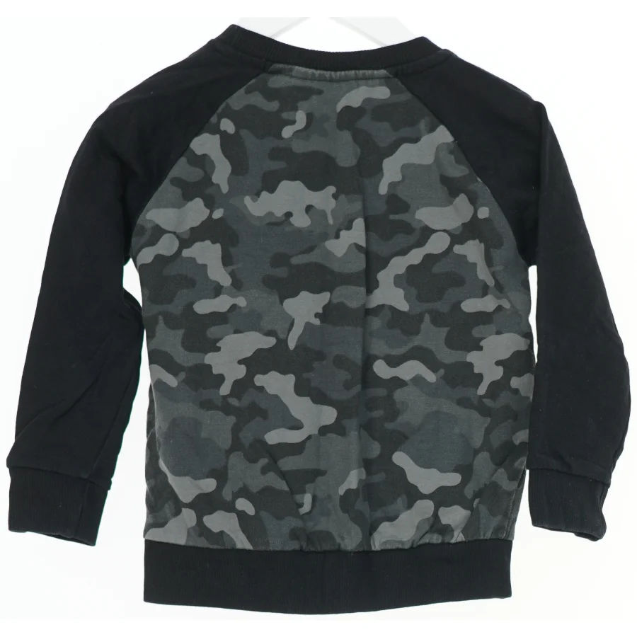 Sweatshirt med camouflagemønster fra VRS (str. 104)