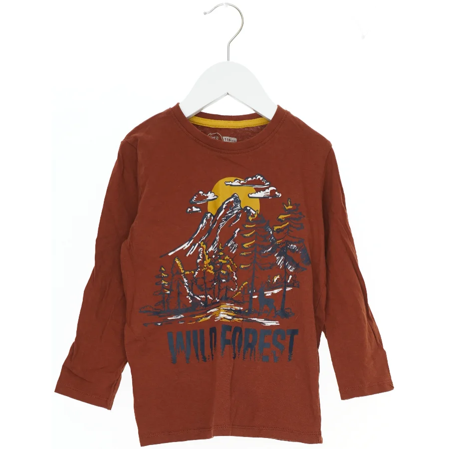 Langærmet t-shirt fra Little Kids (str. 116)