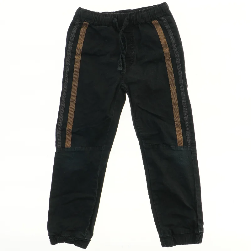 Bukser med striber fra Friends (str. 110)