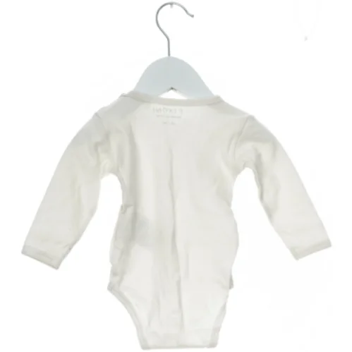 Langærmet body fra Fixoni (str. 62)