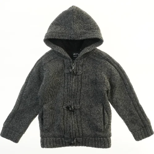 Strikket hættetrøje med lukning og lommer (str. 122)