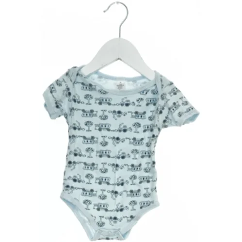 Kortærmet body (str. 68)