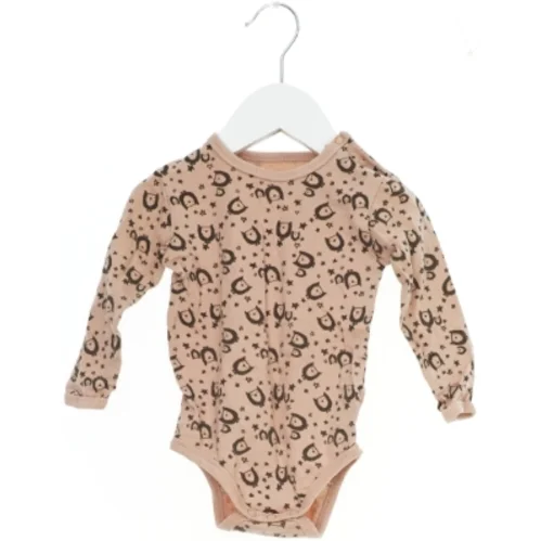 Body med uglemotiv fra Friends (str. 68)