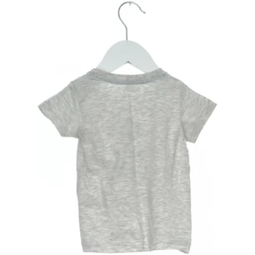 T-shirt med hval-motiv (str. 80)
