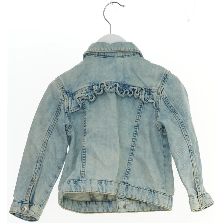 Denimjakke med flæsedetaljer fra H&M (str. 98)