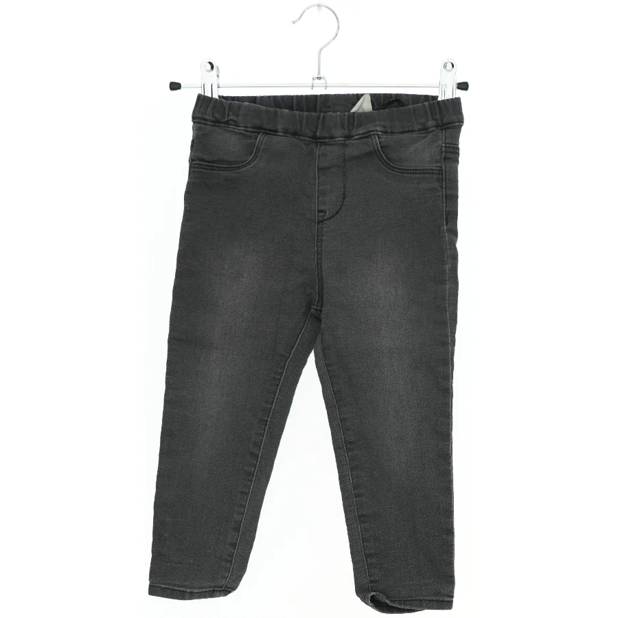 Mørkegrå stretch-jeans fra H&M (str. 92)