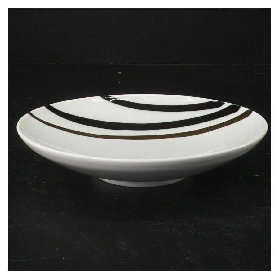 Porcelænstallerken med kantmønster fra Royal Copenhagen (str. 17,5 cm)