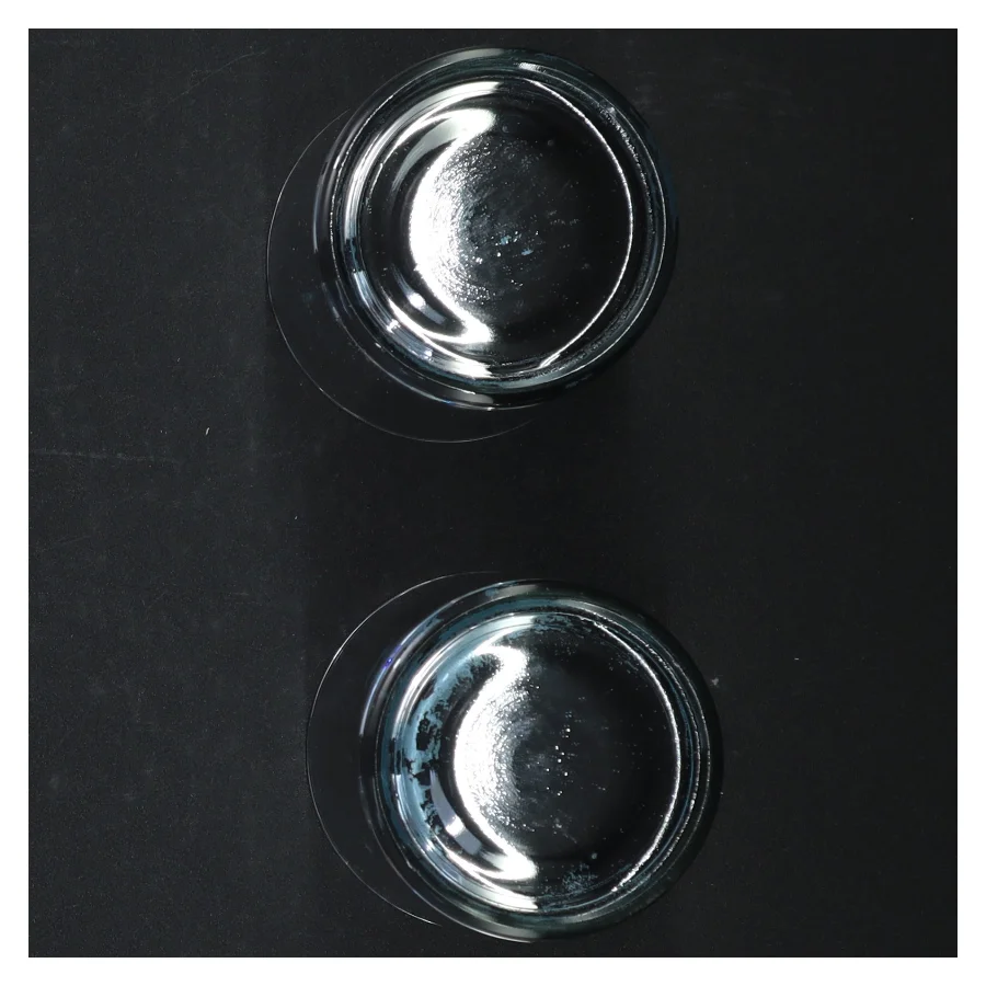 Graverede glaslysestager (str. H 8 cm)