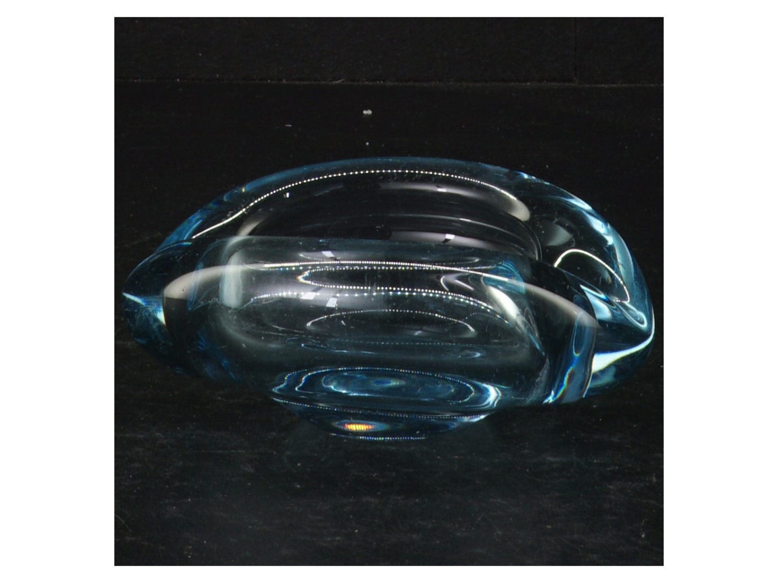 Blåt glasaskebæger (str. 12 x 10 cm)