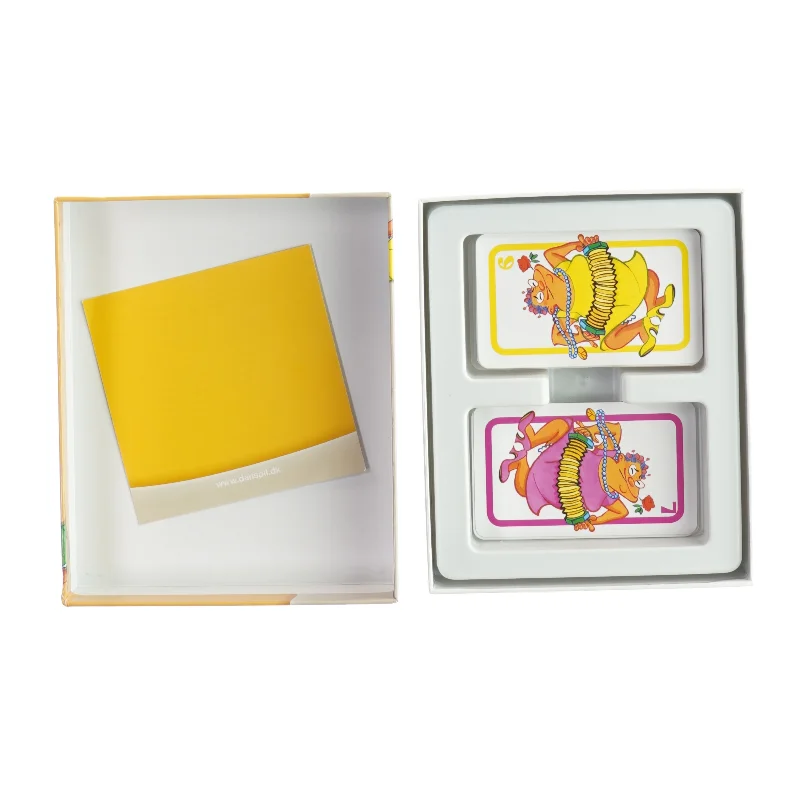 Bedstemor med slaw i spil  (str. 18 X 15 x 45 cm)