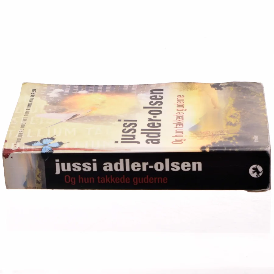 Og hun takkede guderne af Jussi Adler-Olsen (Bog)