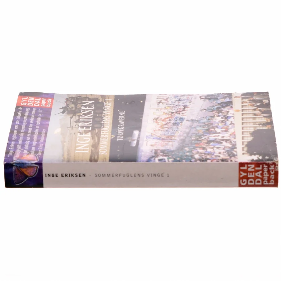 Sommerfuglens vinge. Bind 1, Tørvegraverne af Inge Eriksen (f. 1935) (Bog)