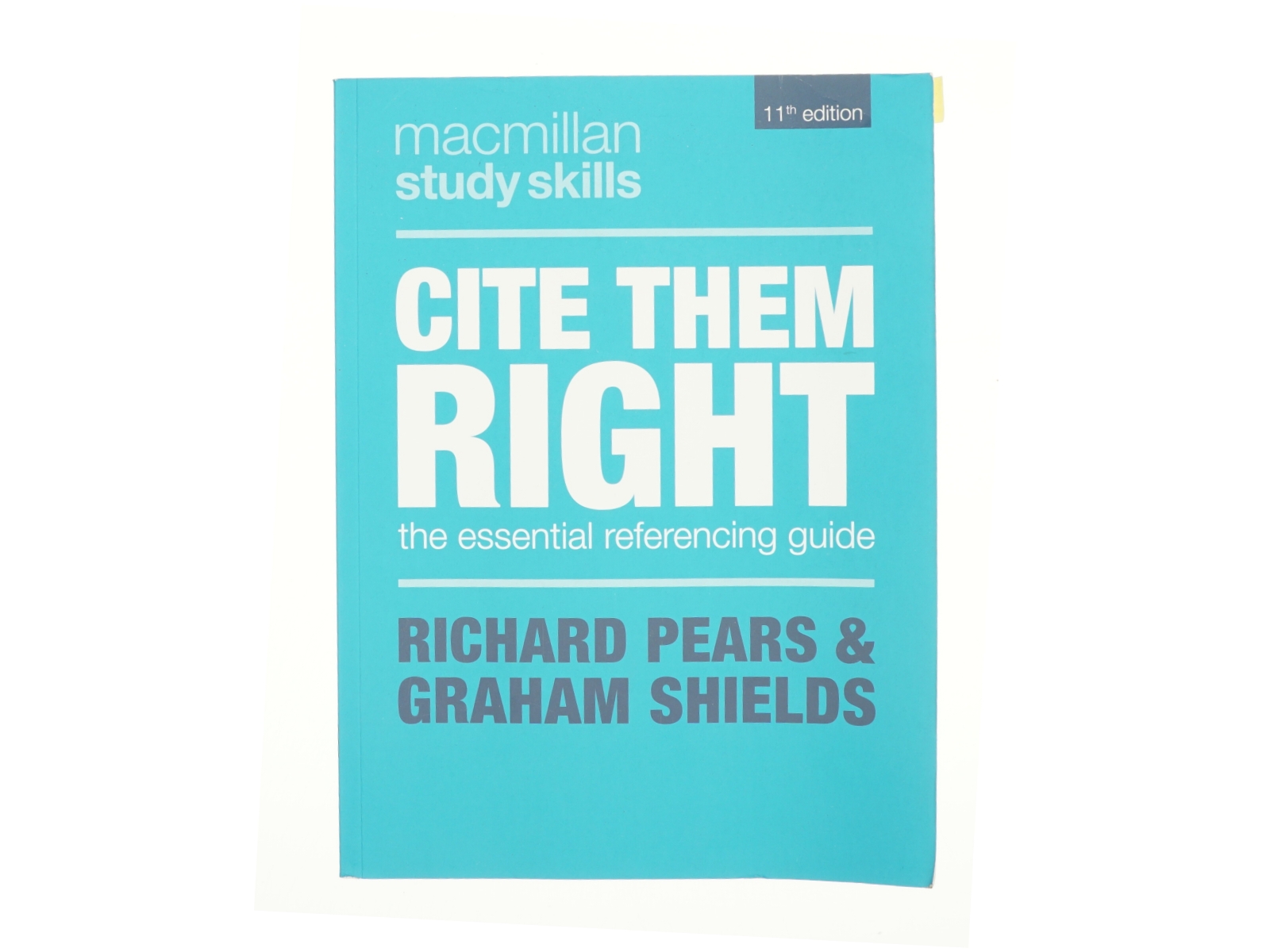 Cite them right : the essential referencing guide af Graham J. Shields (Bog)