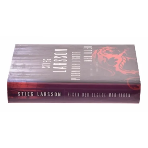 Pigen der legede med ilden af Stieg Larsson (Bog)